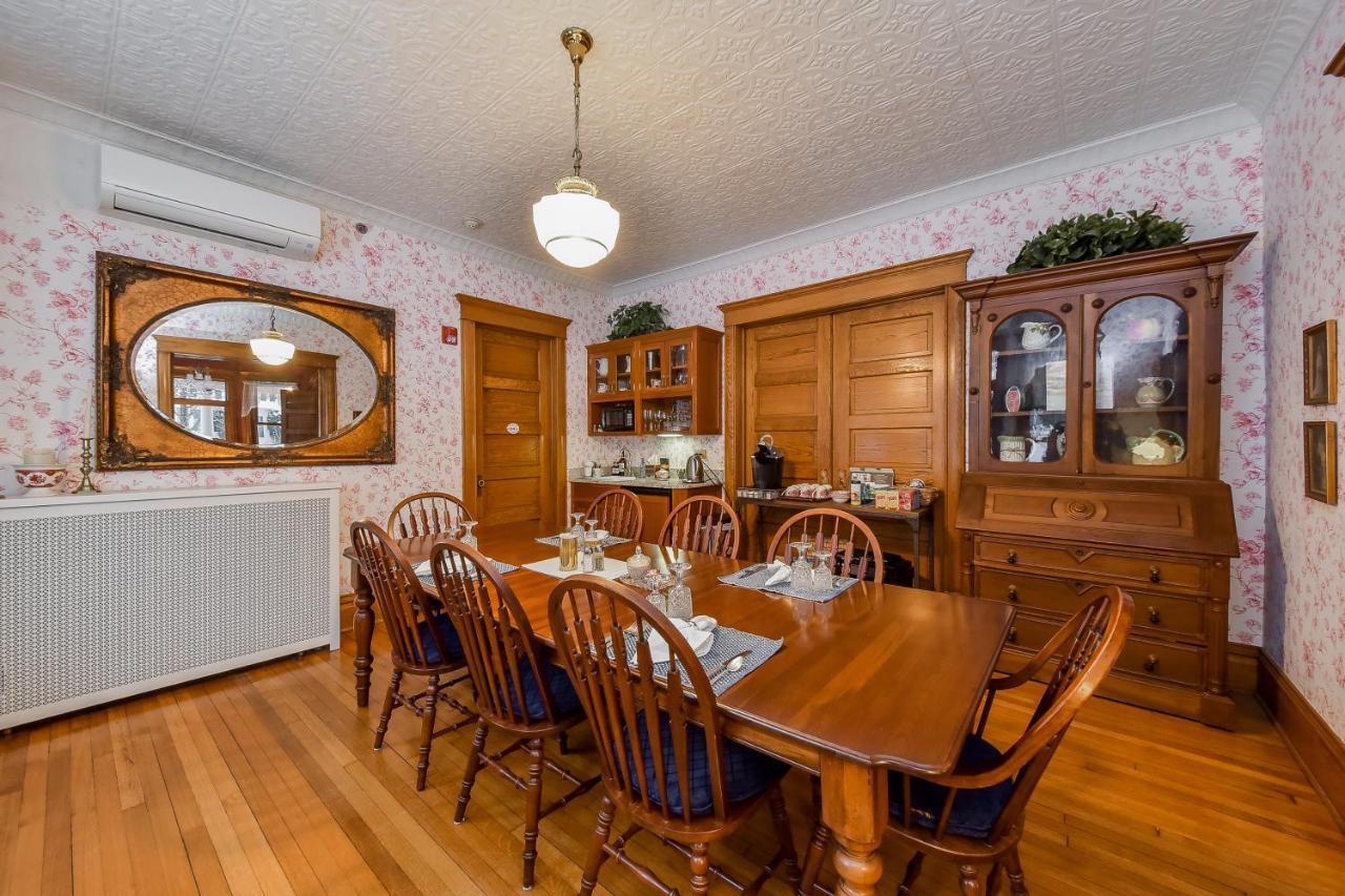 Harrison House Bed & Breakfast Naperville Exterior foto