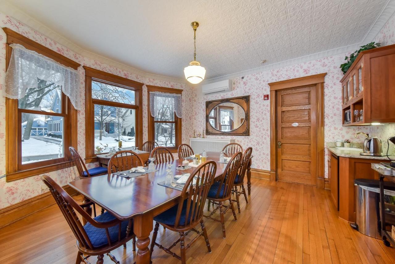 Harrison House Bed & Breakfast Naperville Exterior foto